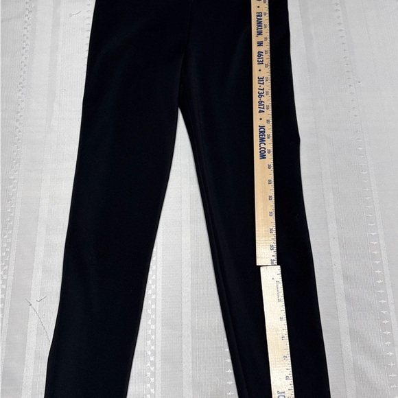 Strut This! Elegant Black and Cream Jumpsuit- Size Medium - Picture 6 of 13